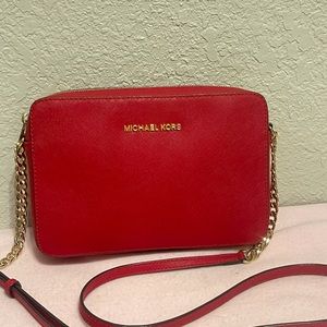✅Michael Kors Crossbody Bag